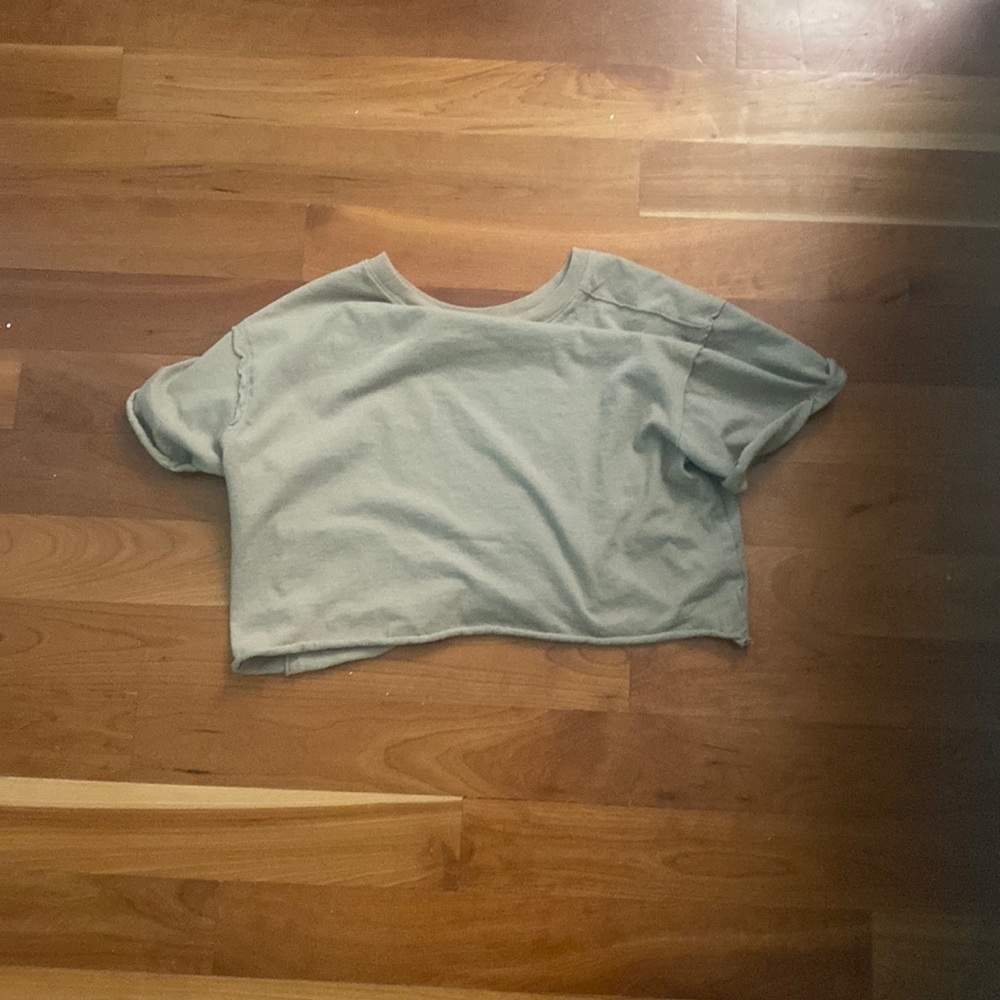 Brown cropped shirt